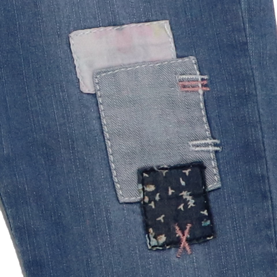 Jeans cu petice colorate
