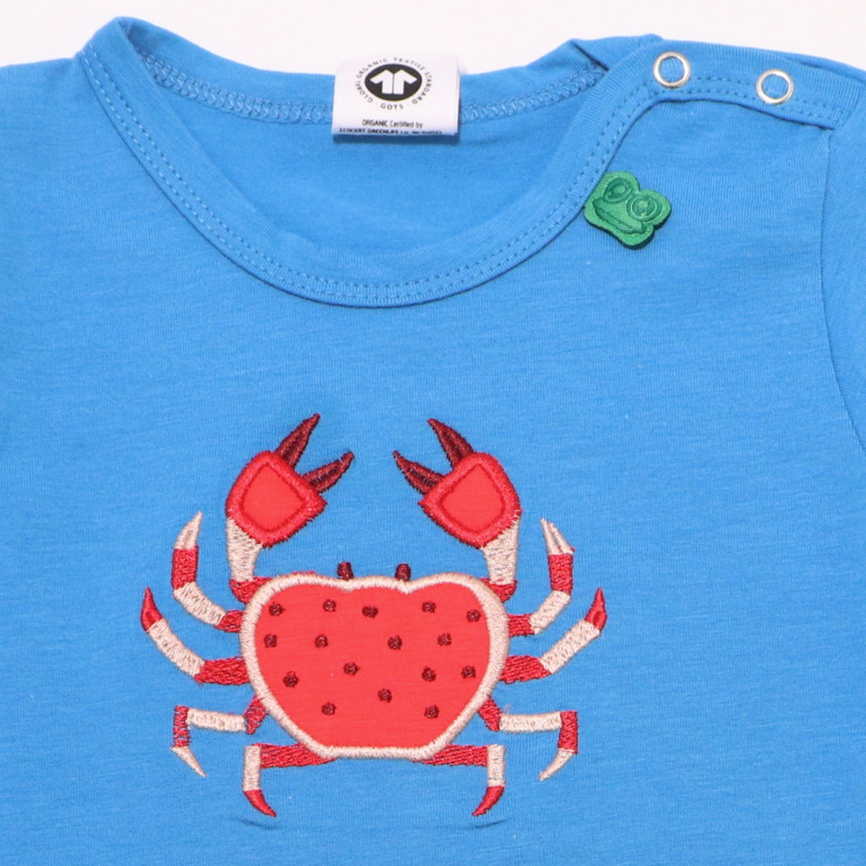 Tricou albastru cu aplicație crab roșu