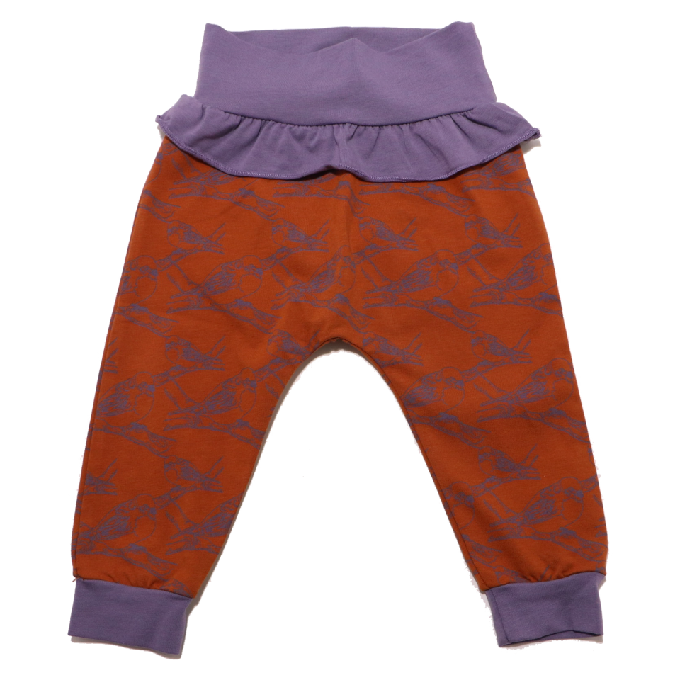 Pantaloni maro cu detalii lila