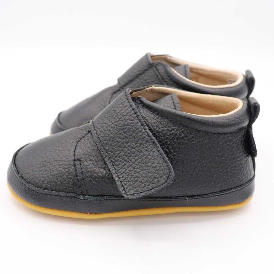 Pantofi barefoot ușor de încălțat