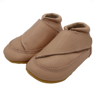 Pantofiori roz ușori și flexibili