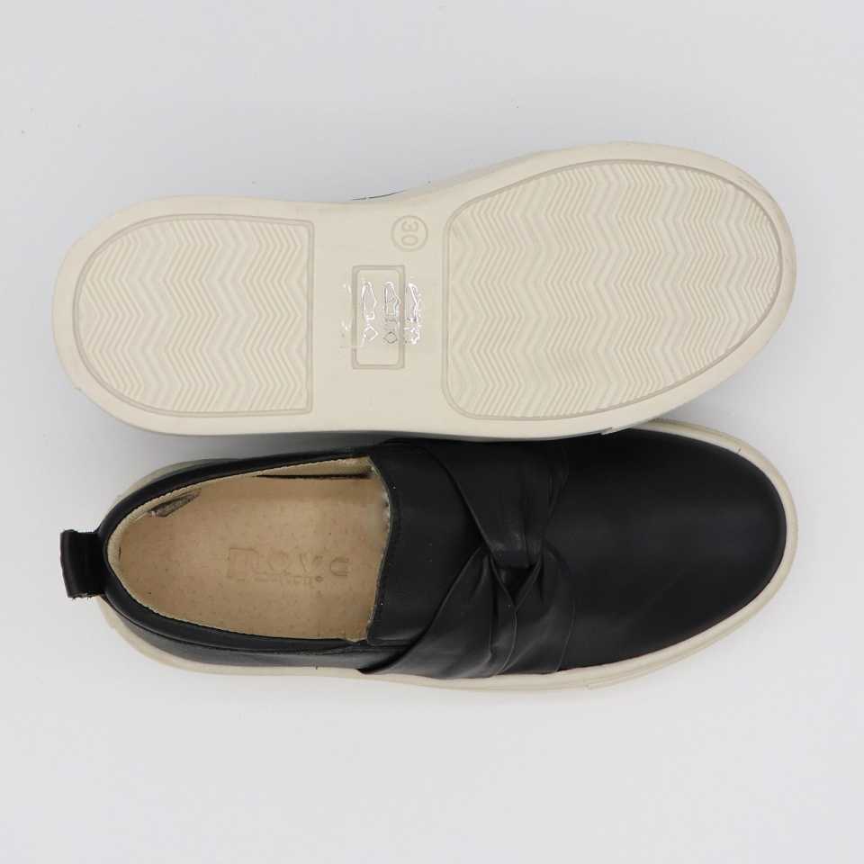 Pantofi cu nod decorativ