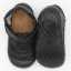 Sandale negre ușoare și flexibile