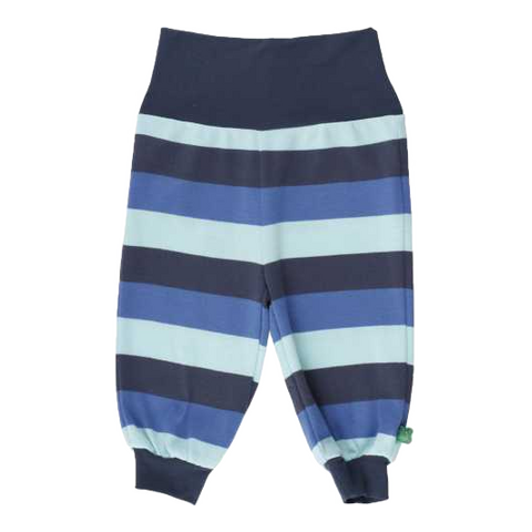 Pantaloni în dungi cu diferite nuanțe de albastru