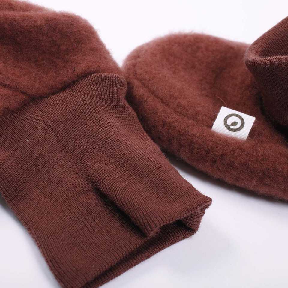 Botoșei maro (fudge) moi, din lână fleece