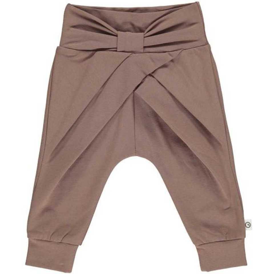 Pantaloni zahăr brun, confortabili, cu fundă din bumbac organic