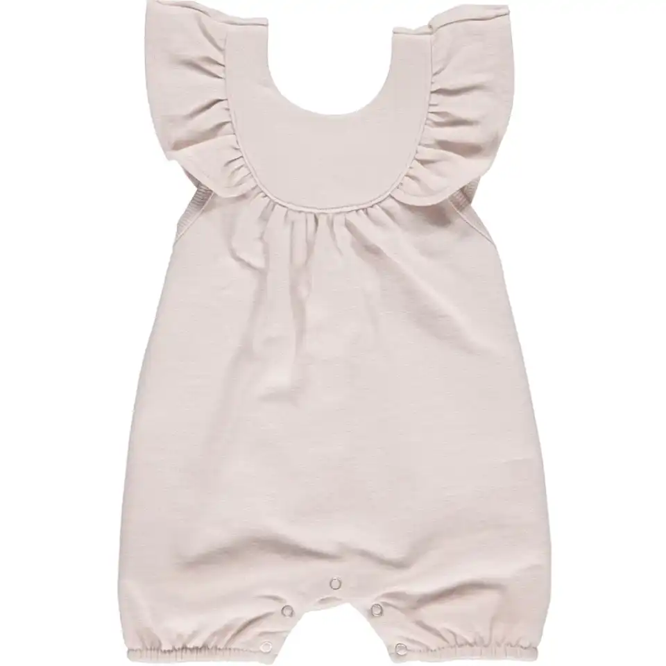 Salopetă scurtă roz cu volănașe