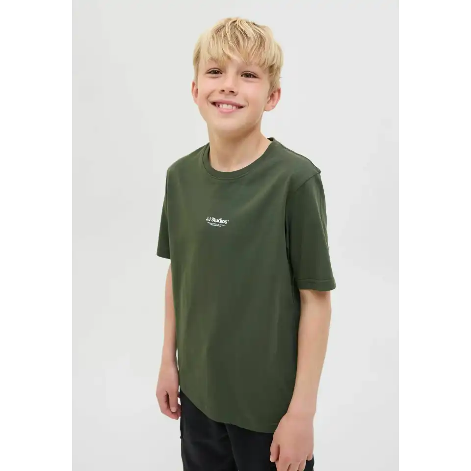 Tricou verde kaki băieți cu logo mic JJ Studios