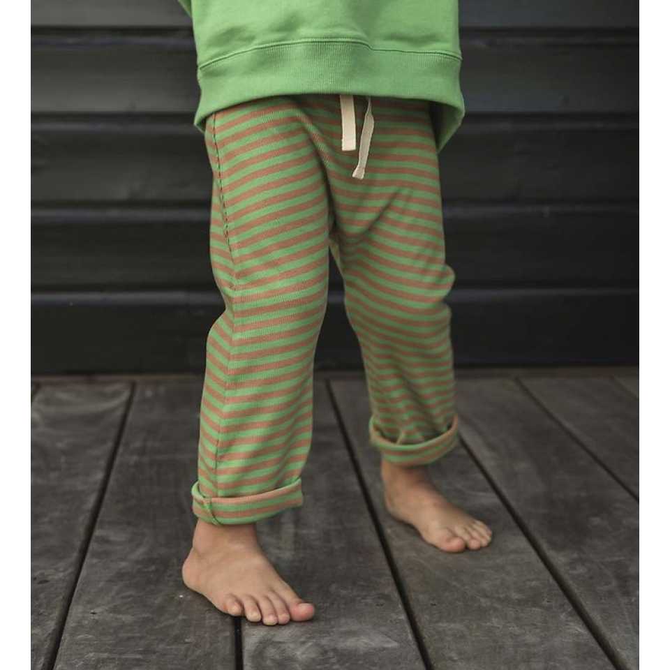 Pantaloni din bumbac organic și modal verde/ camel