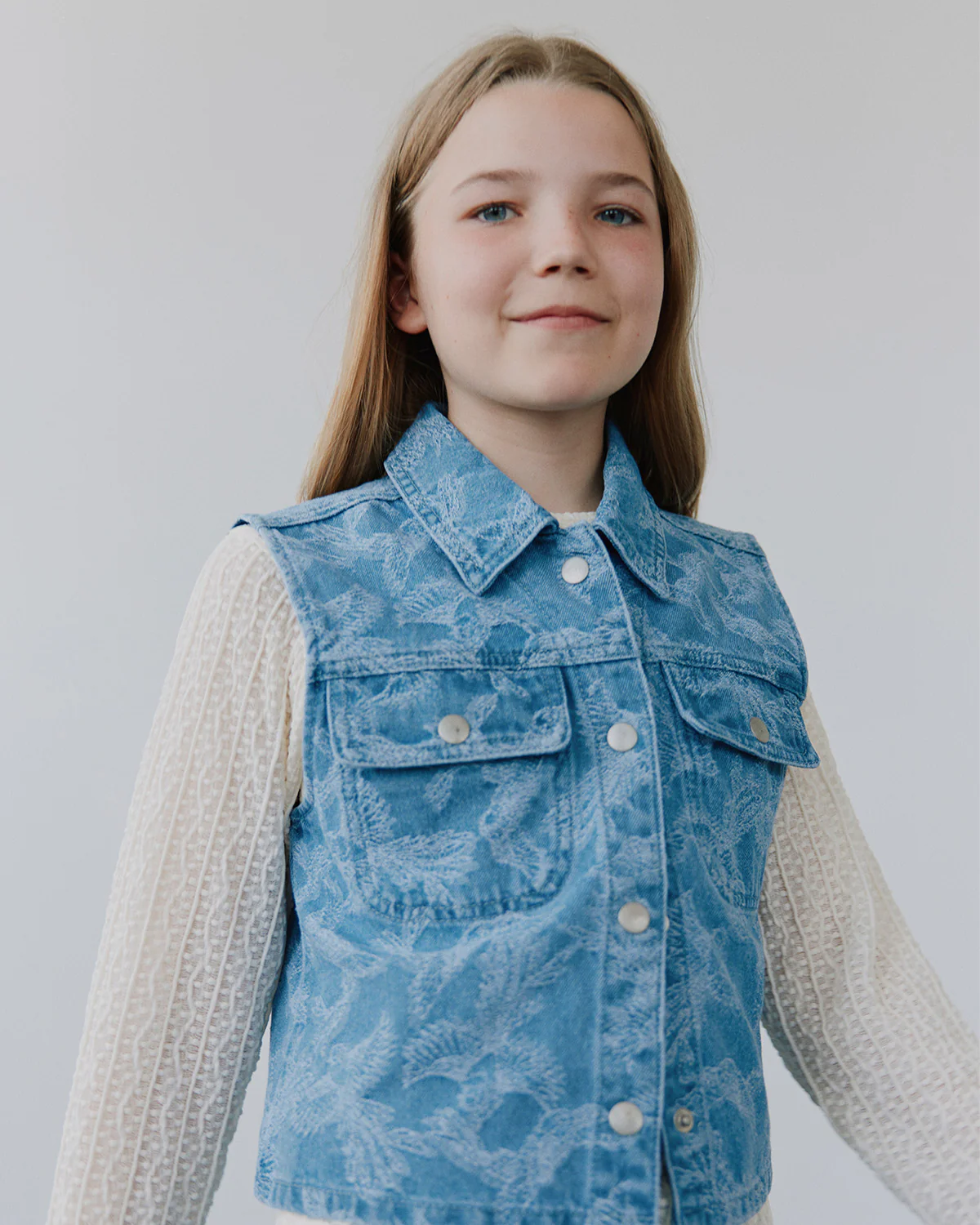 Vestă denim light blue cu broderie
